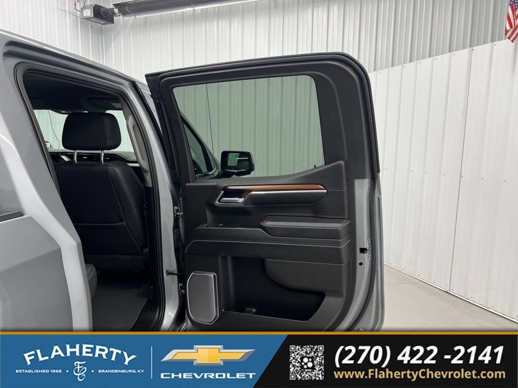 Used 2025 GMC Sierra 1500 Denali w/ Technology Package AWD/4WD image 12