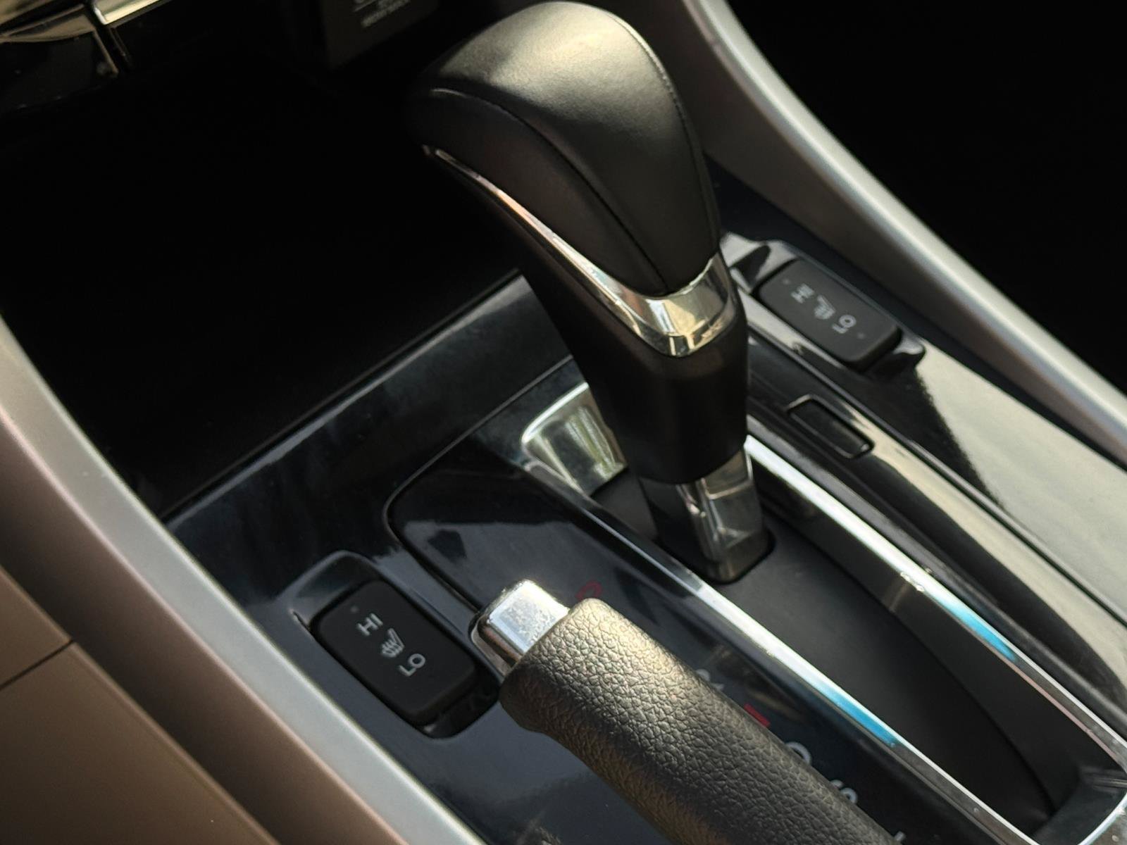 Used 2016 Honda Accord EX-L image 18