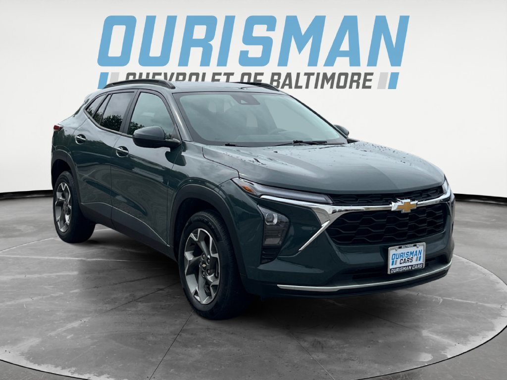 Used 2025 Chevrolet Trax LT