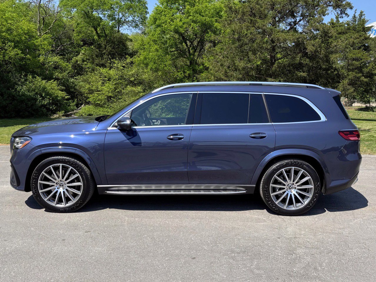 Used 2024 Mercedes-Benz GLS 580 4MATIC image 7