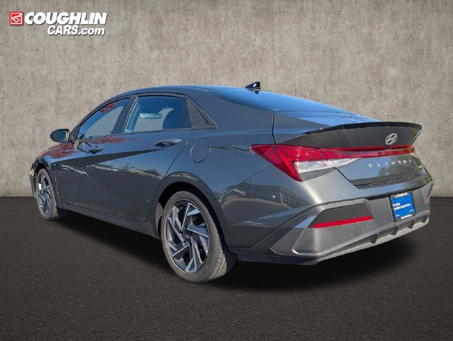 Certified 2025 Hyundai Elantra SEL FWD image 5