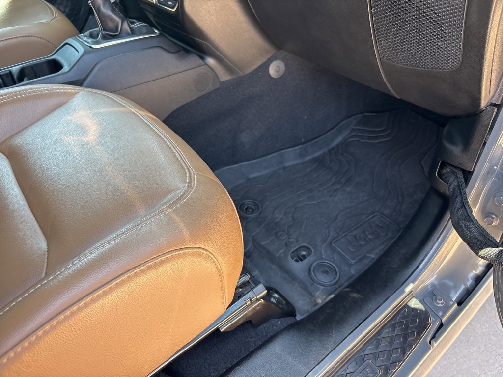 Used 2020 Jeep Gladiator Rubicon w/ Uconnect 4C Nav & Sound Group image 28