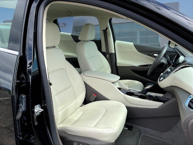 Used 2024 Chevrolet Malibu LT FWD image 30