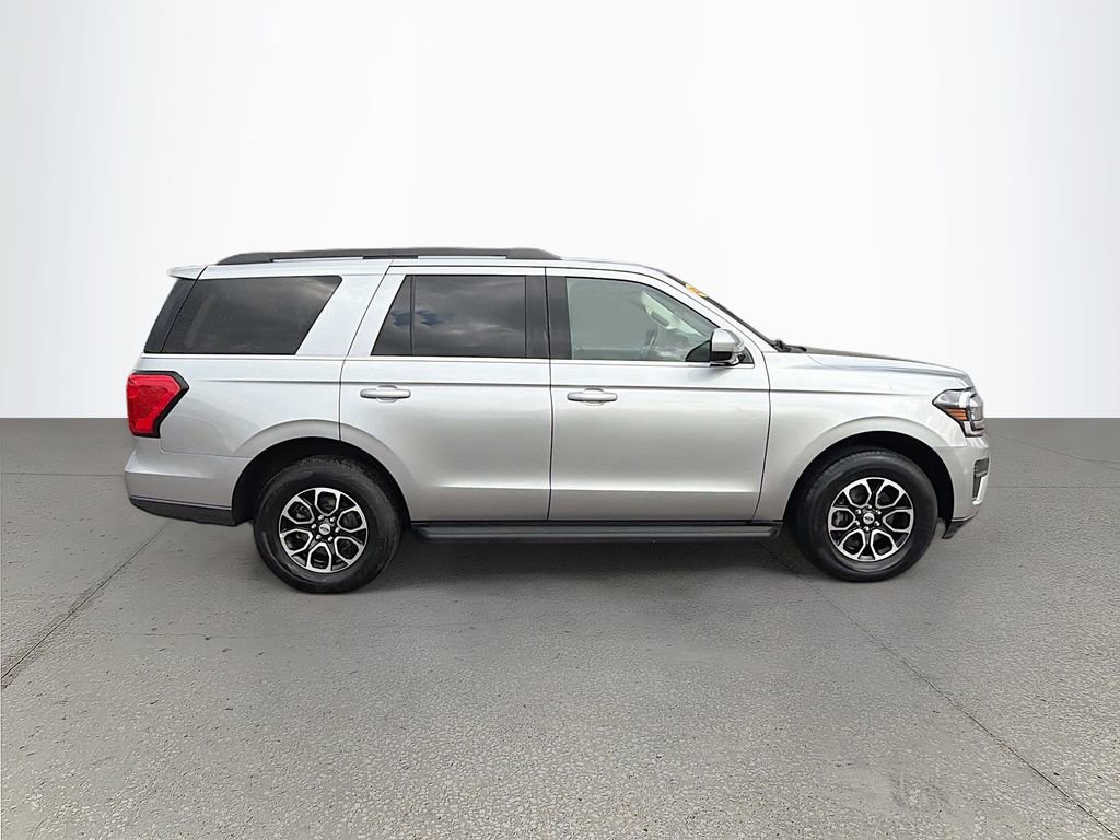 Used 2024 Ford Expedition XLT image 2