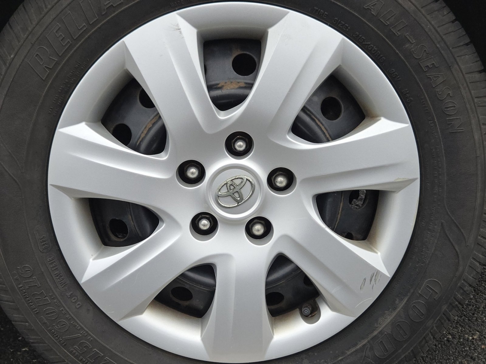 Used 2010 Toyota Camry image 5