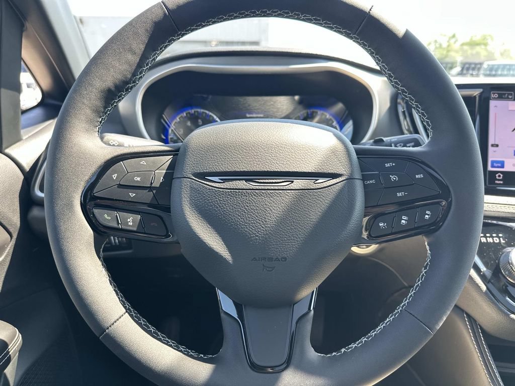 New 2027 Chrysler Pacifica Limited AWD/4WD image 15