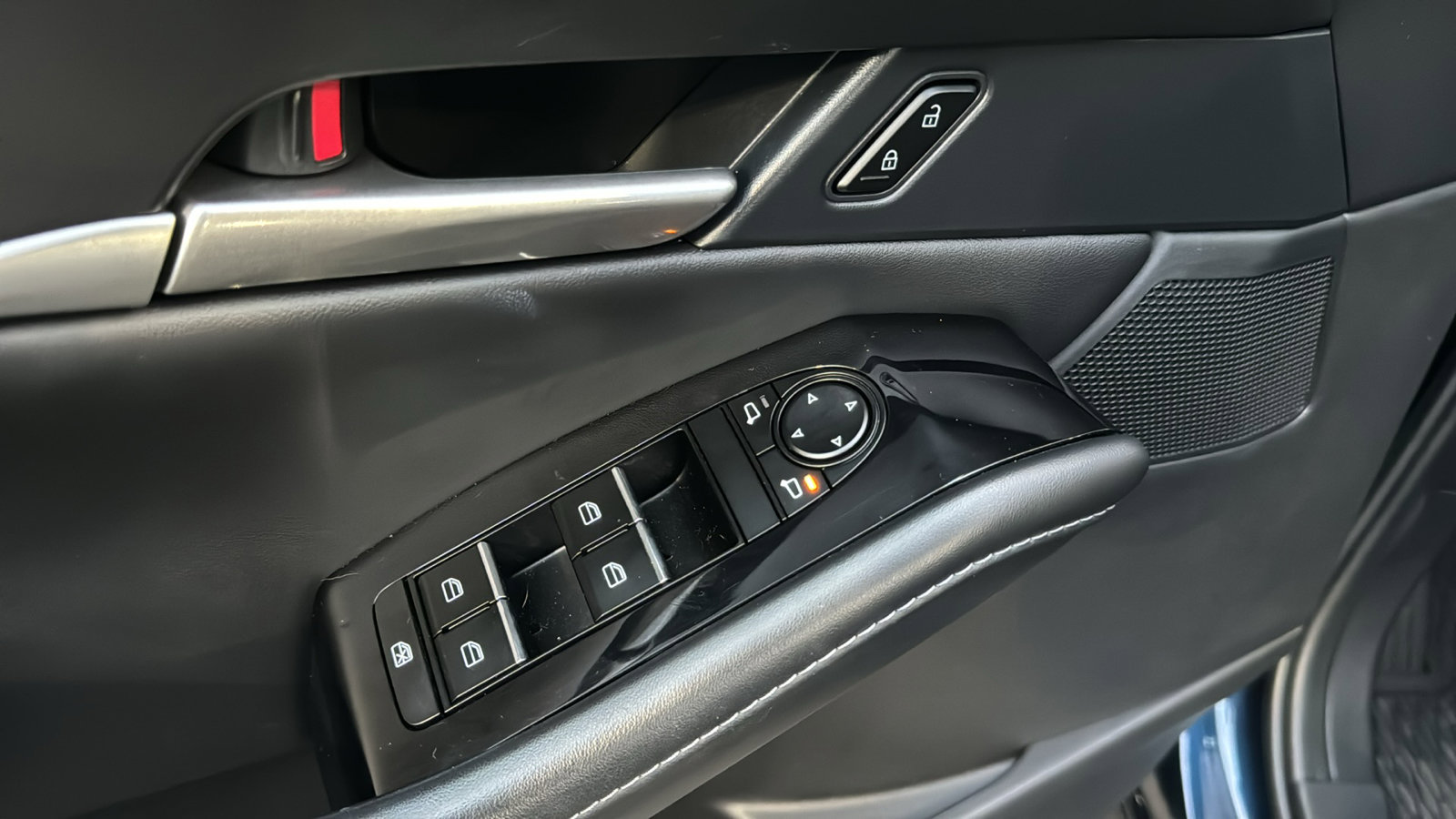 Certified 2024 MAZDA CX-30 AWD 2.5 S w/ Select Sport Pkg image 12