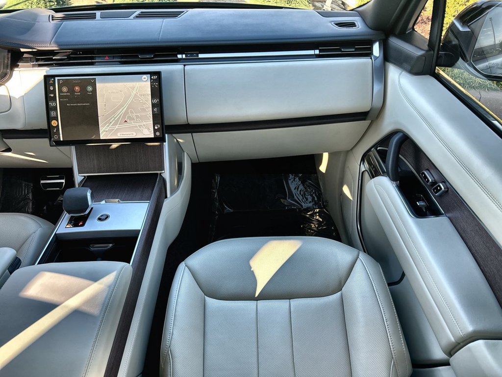 Certified 2025 Land Rover Range Rover SE AWD/4WD image 14