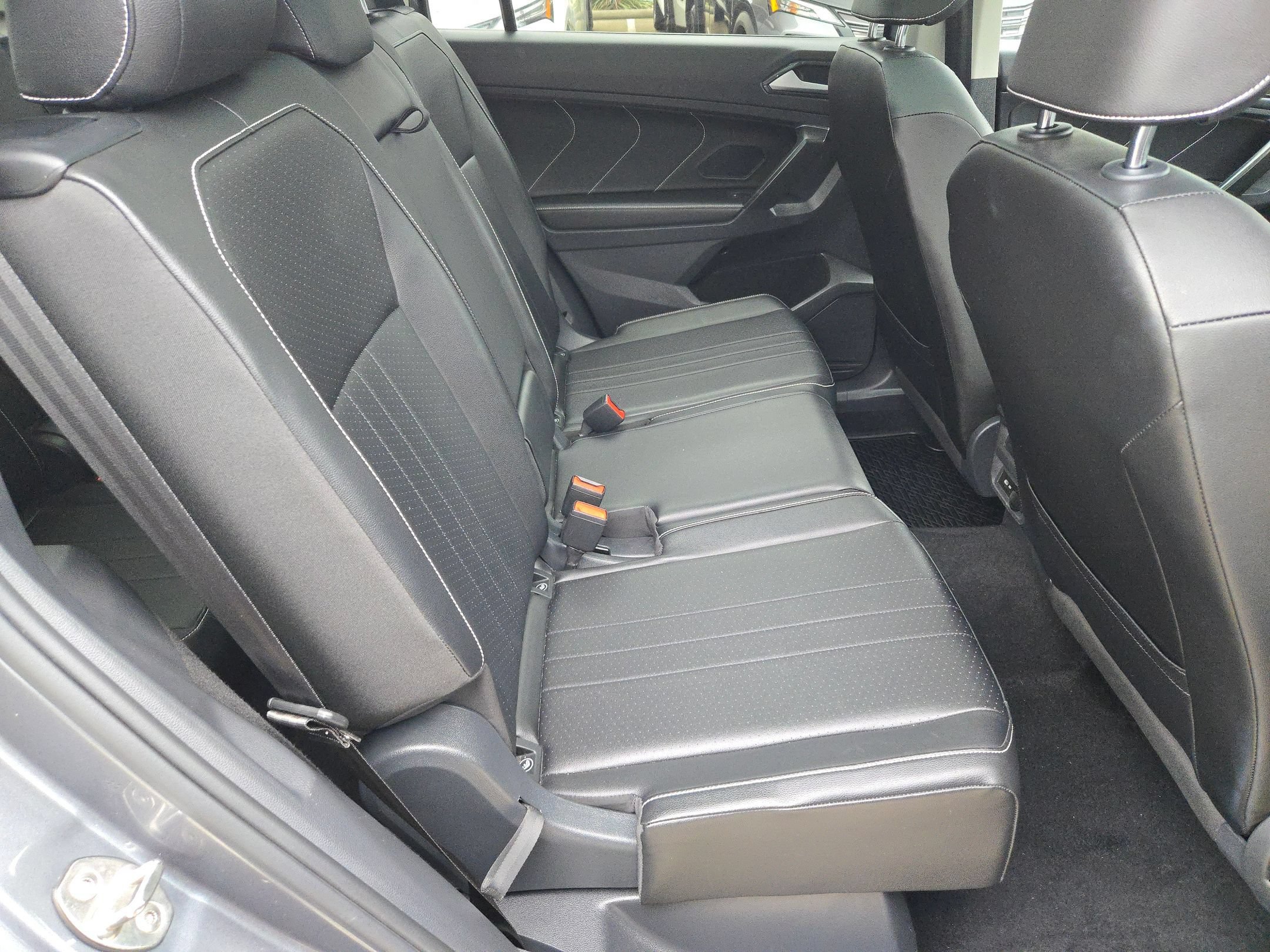 Used 2022 Volkswagen Tiguan SE FWD image 27