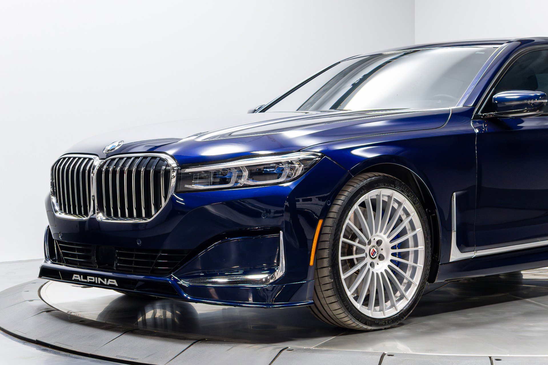 Used 2020 BMW ALPINA B7 xDrive w/ Interior Design Package image 4