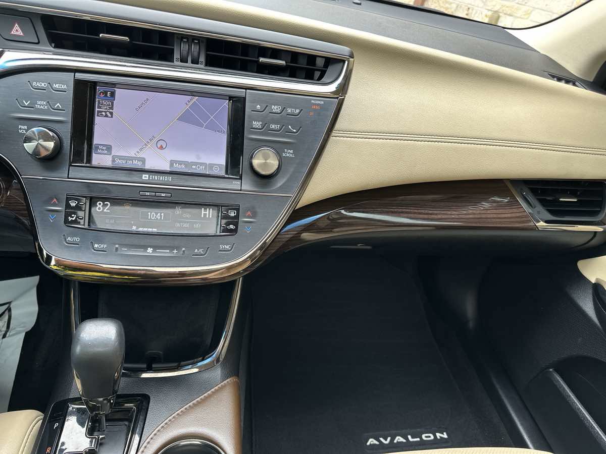 Used 2013 Toyota Avalon Limited FWD image 11