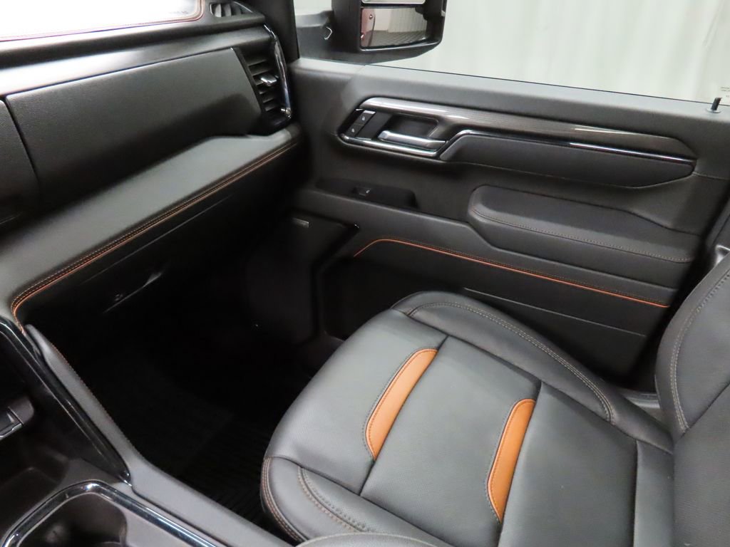 Used 2025 GMC Sierra 3500 AT4 w/ AT4 Premium Plus Package image 34
