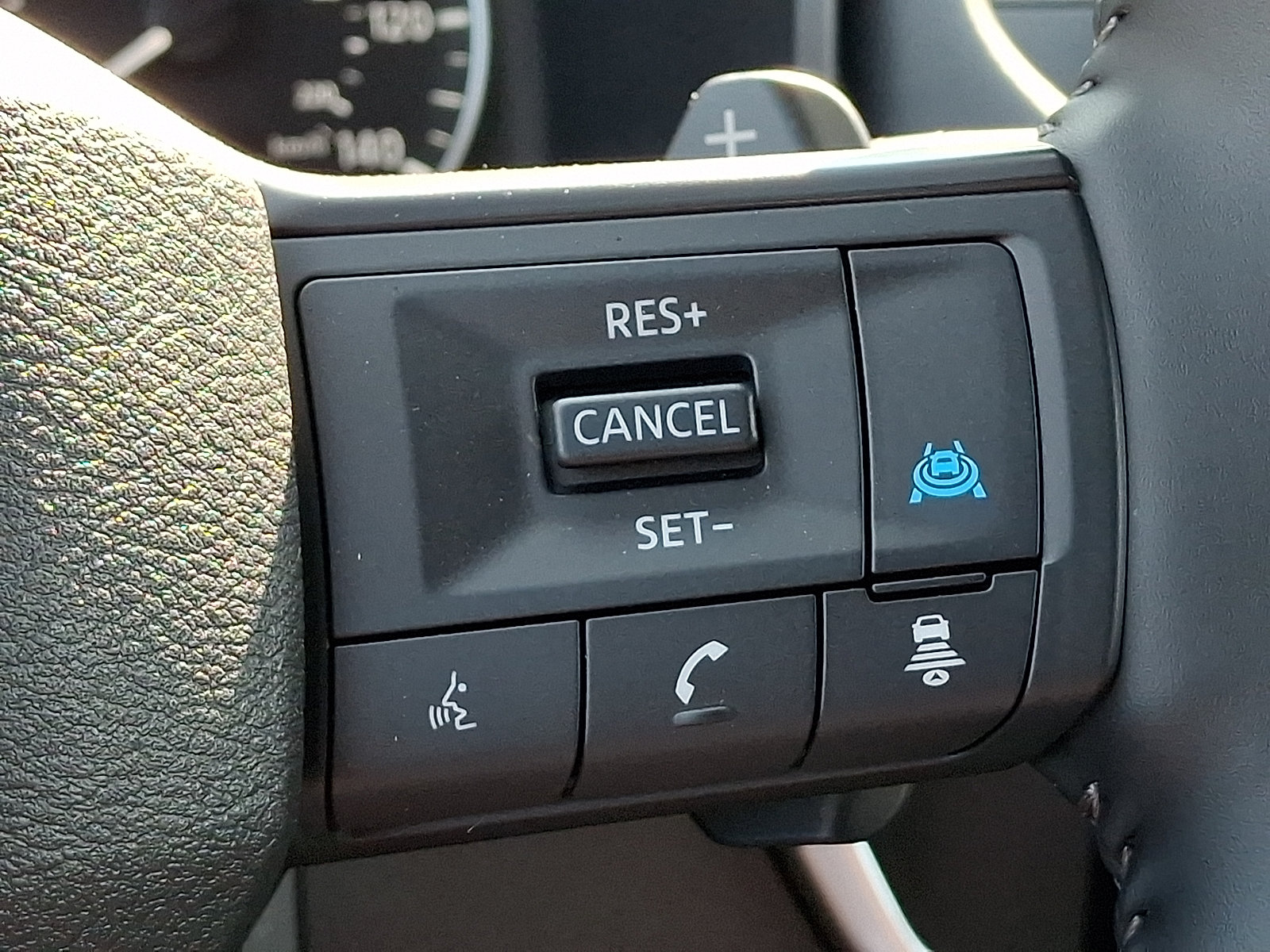 Used 2026 Nissan Rogue Dark Armor AWD/4WD image 23