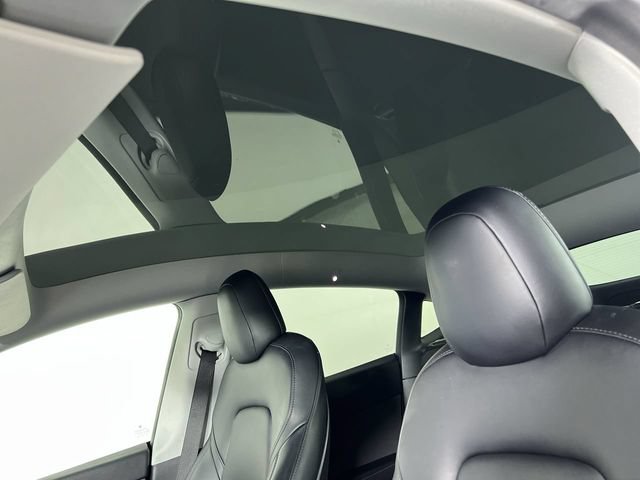 Used 2021 Tesla Model Y Long Range AWD/4WD image 17