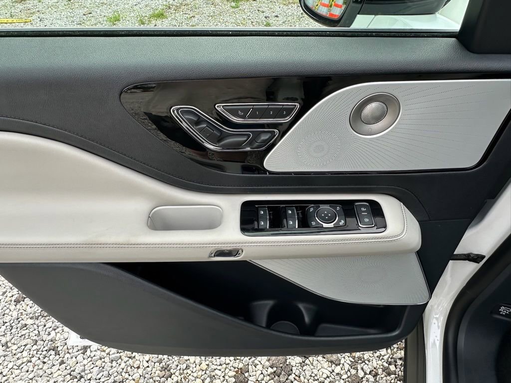 New 2026 Lincoln Aviator Reserve AWD/4WD image 18