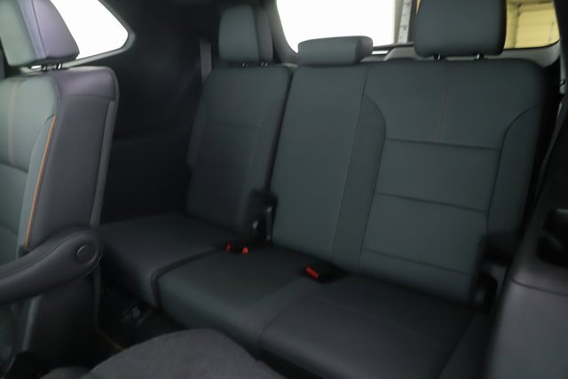 Used 2024 GMC Acadia AT4 image 28