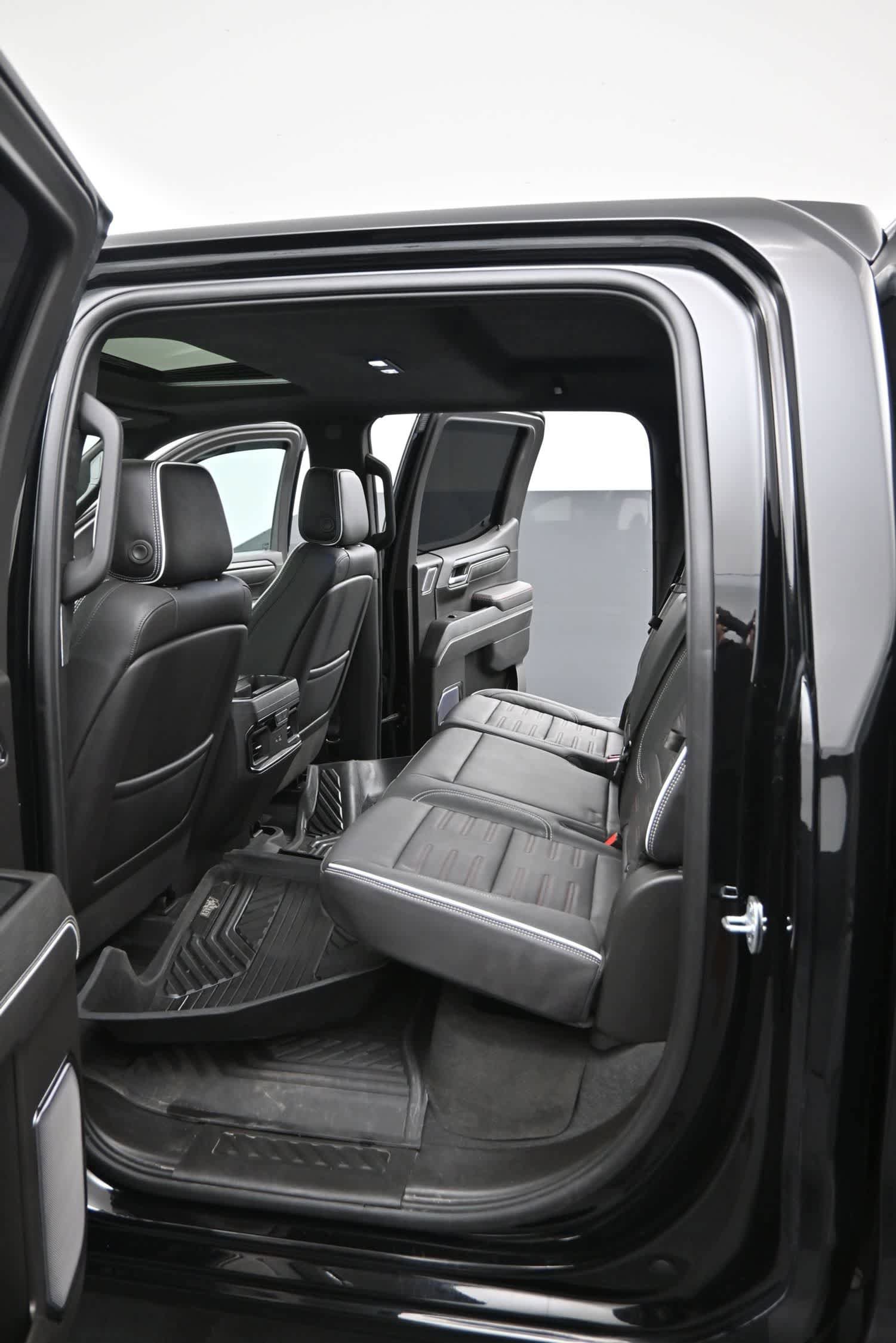 Used 2023 GMC Sierra 1500 AT4X w/ AT4X AEV Edition AWD/4WD image 17