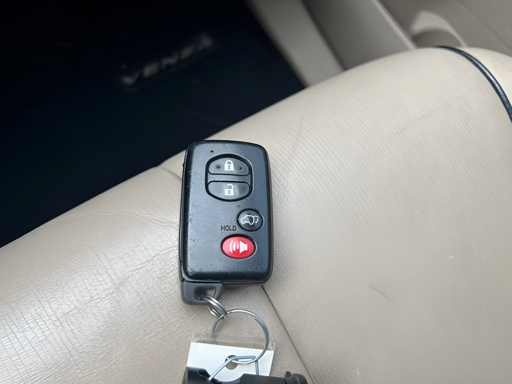 Used 2010 Toyota Venza AWD image 30