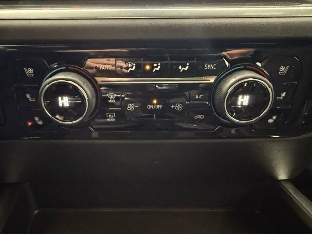 Used 2025 Chevrolet Silverado 1500 High Country w/ High Country Premium Package image 40