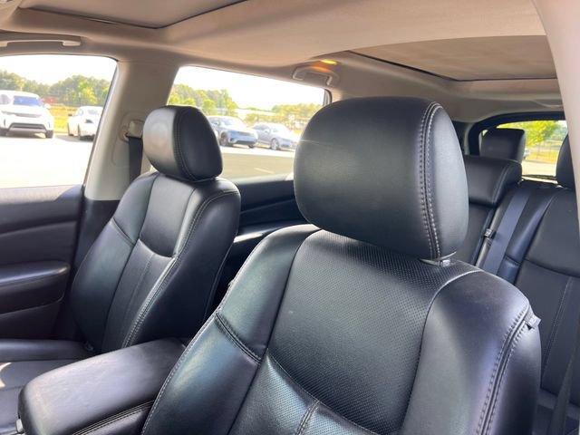 Used 2017 Nissan Pathfinder Platinum FWD image 13