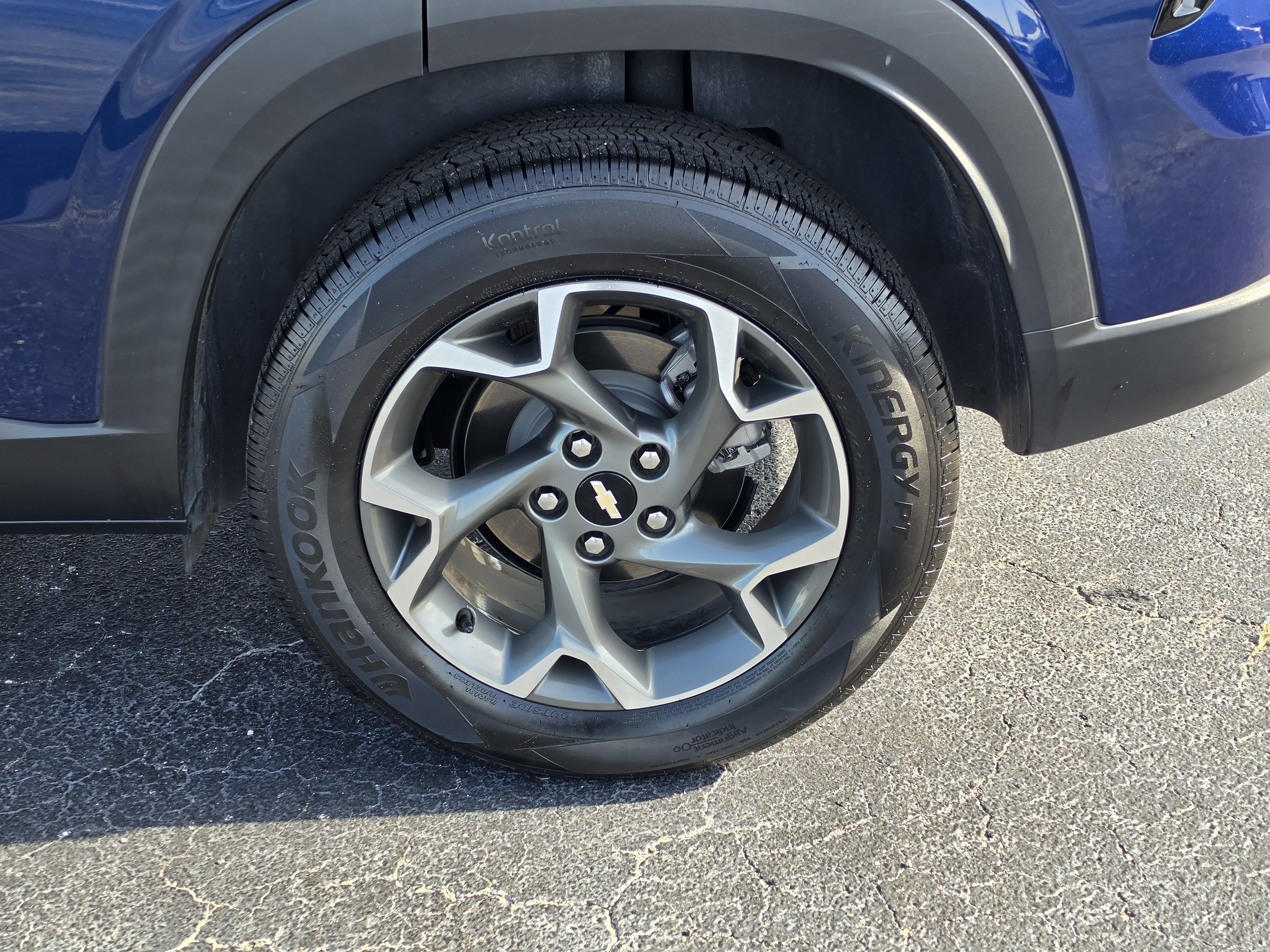 Certified 2024 Chevrolet Trax LT w/ Sunroof Package FWD image 5