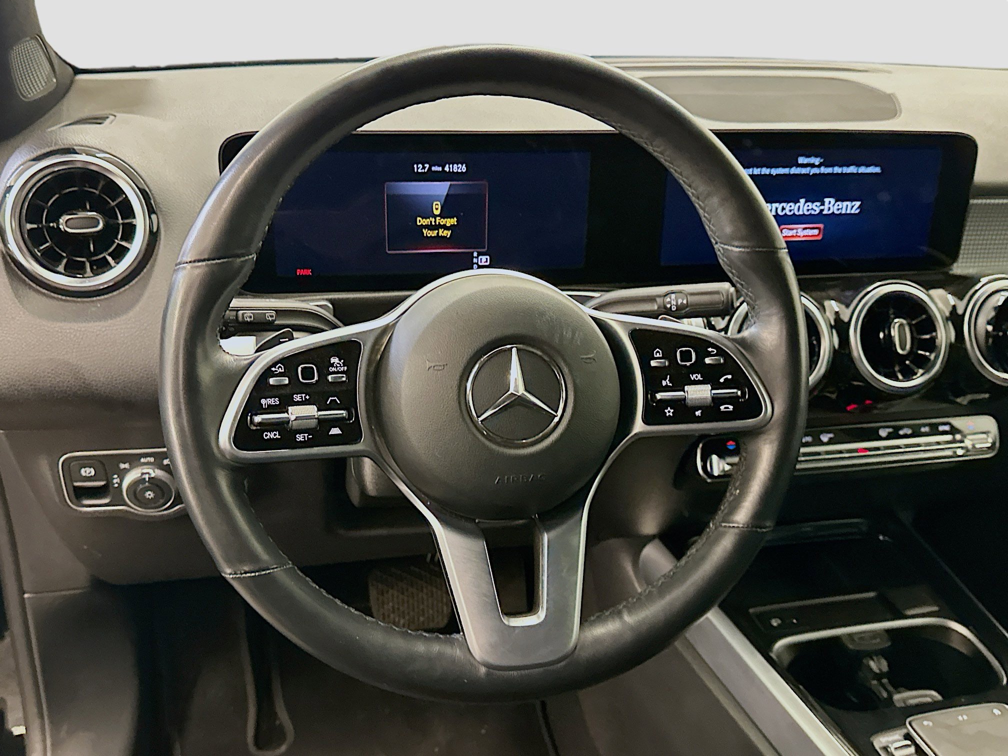 Used 2023 Mercedes-Benz GLB 250 4MATIC image 18