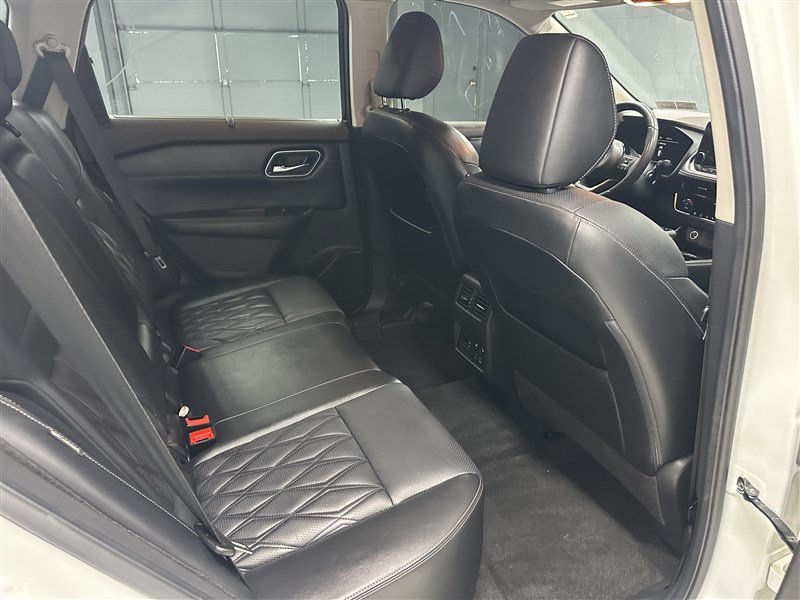 Used 2021 Nissan Rogue Platinum AWD/4WD image 12