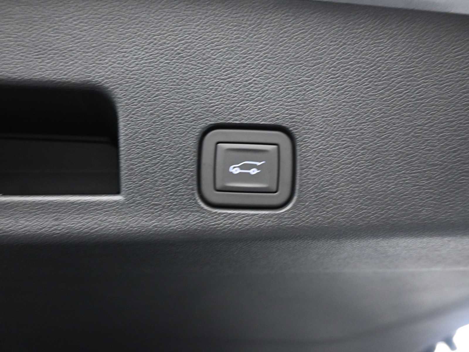 New 2025 GMC Acadia Elevation w/ Elevation Premium Package AWD/4WD image 23
