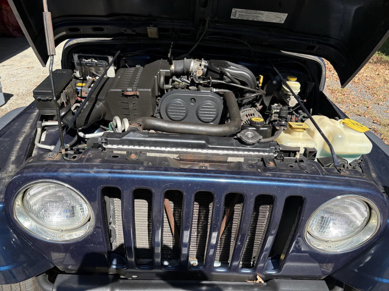Used 2004 Jeep Wrangler SE AWD/4WD image 2