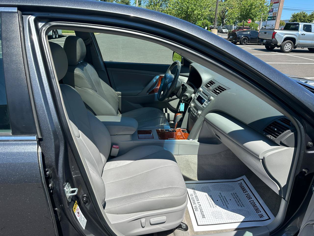 Used 2010 Toyota Camry XLE FWD image 16