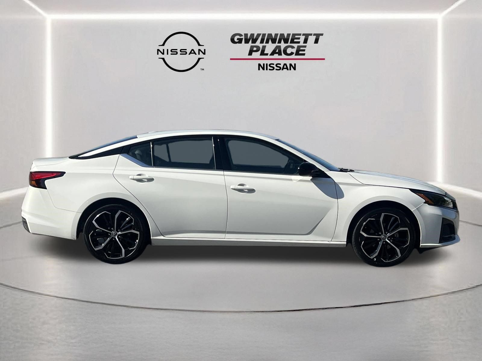 Used 2024 Nissan Altima 2.5 SR FWD image 25