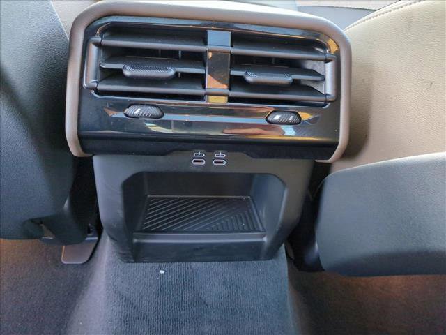 Certified 2026 BMW 550e xDrive w/ Premium Package image 18