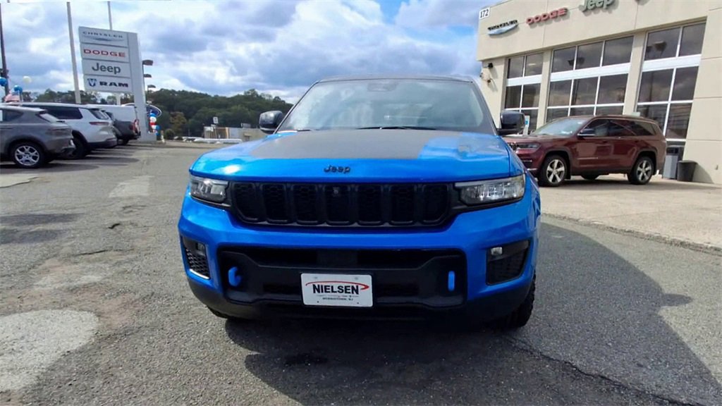 Used 2023 Jeep Grand Cherokee Trailhawk image 3