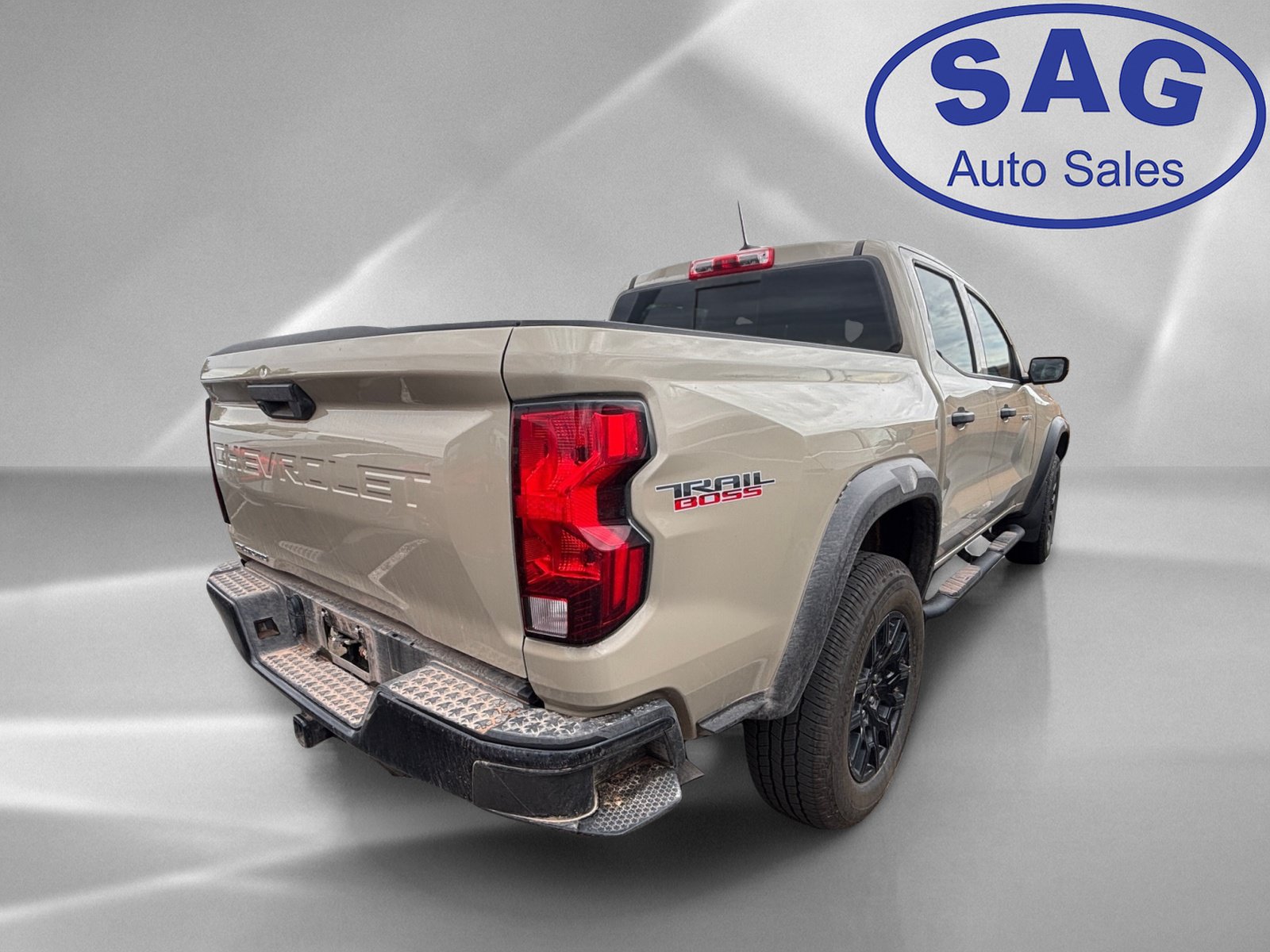 Used 2024 Chevrolet Colorado Trail Boss w/ LPO, Skid Plate Package AWD/4WD image 3