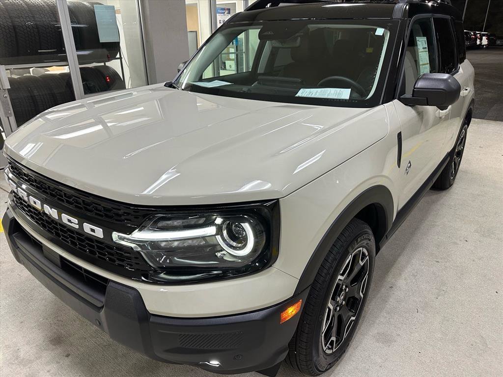 Certified 2025 Ford Bronco Sport Outer Banks w/ Outer Banks Tech Package+ image 3