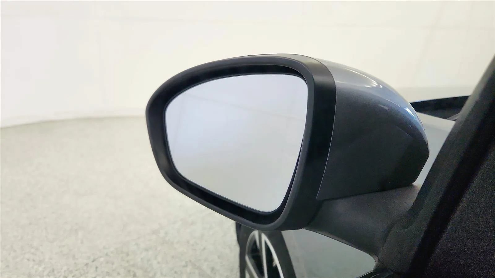 Used 2024 Nissan Sentra SV FWD image 23