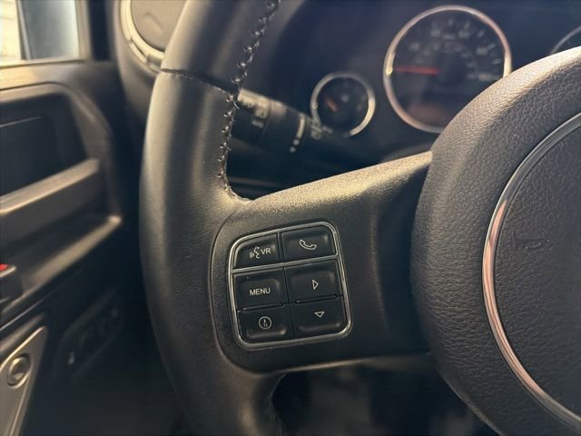 Used 2017 Jeep Wrangler Unlimited Rubicon w/ Connectivity Group image 22