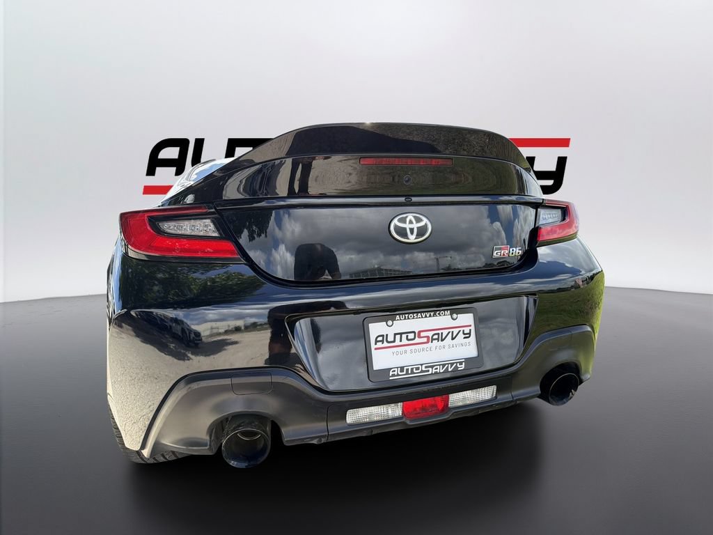 Used 2025 Toyota GR86 Premium w/ ALL Weather Mat Package (TMS) RWD image 14