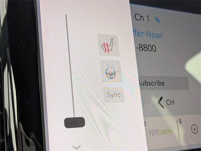 Used 2025 Chrysler Pacifica Select image 21