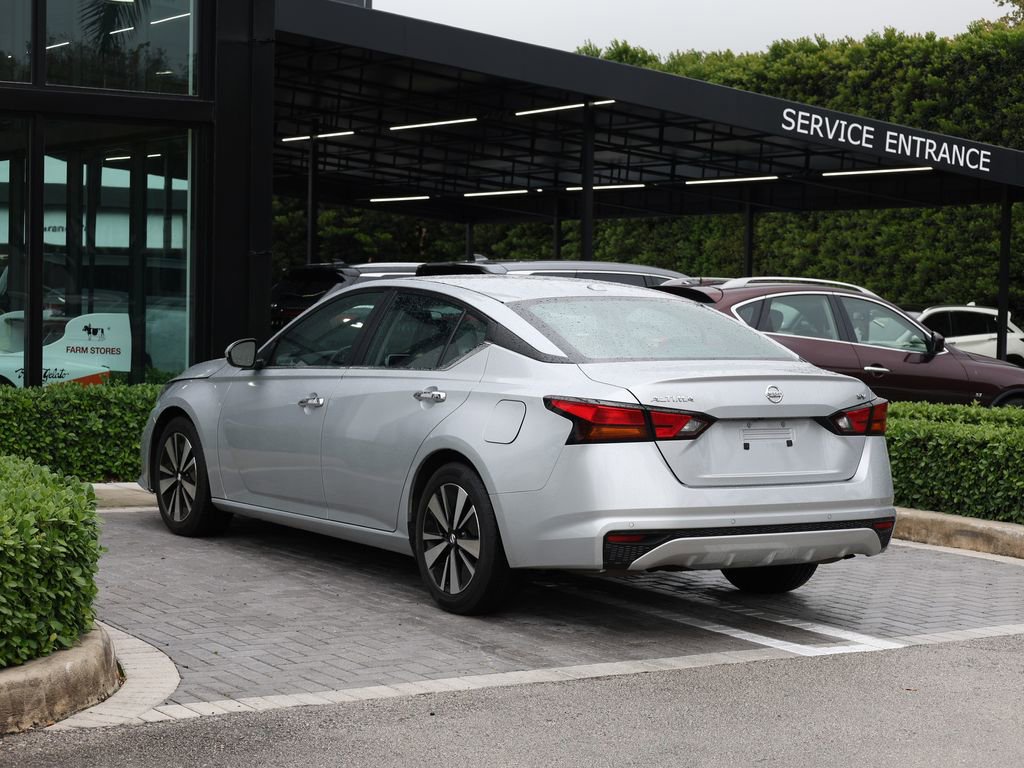 Used 2022 Nissan Altima 2.5 SV FWD image 5