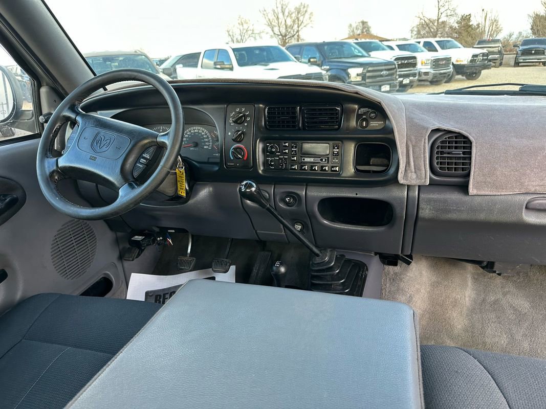 Used 1999 Dodge Ram 3500 Truck SLT image 25