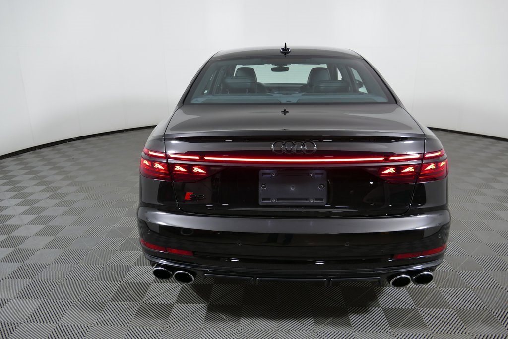 Used 2022 Audi S8 image 4
