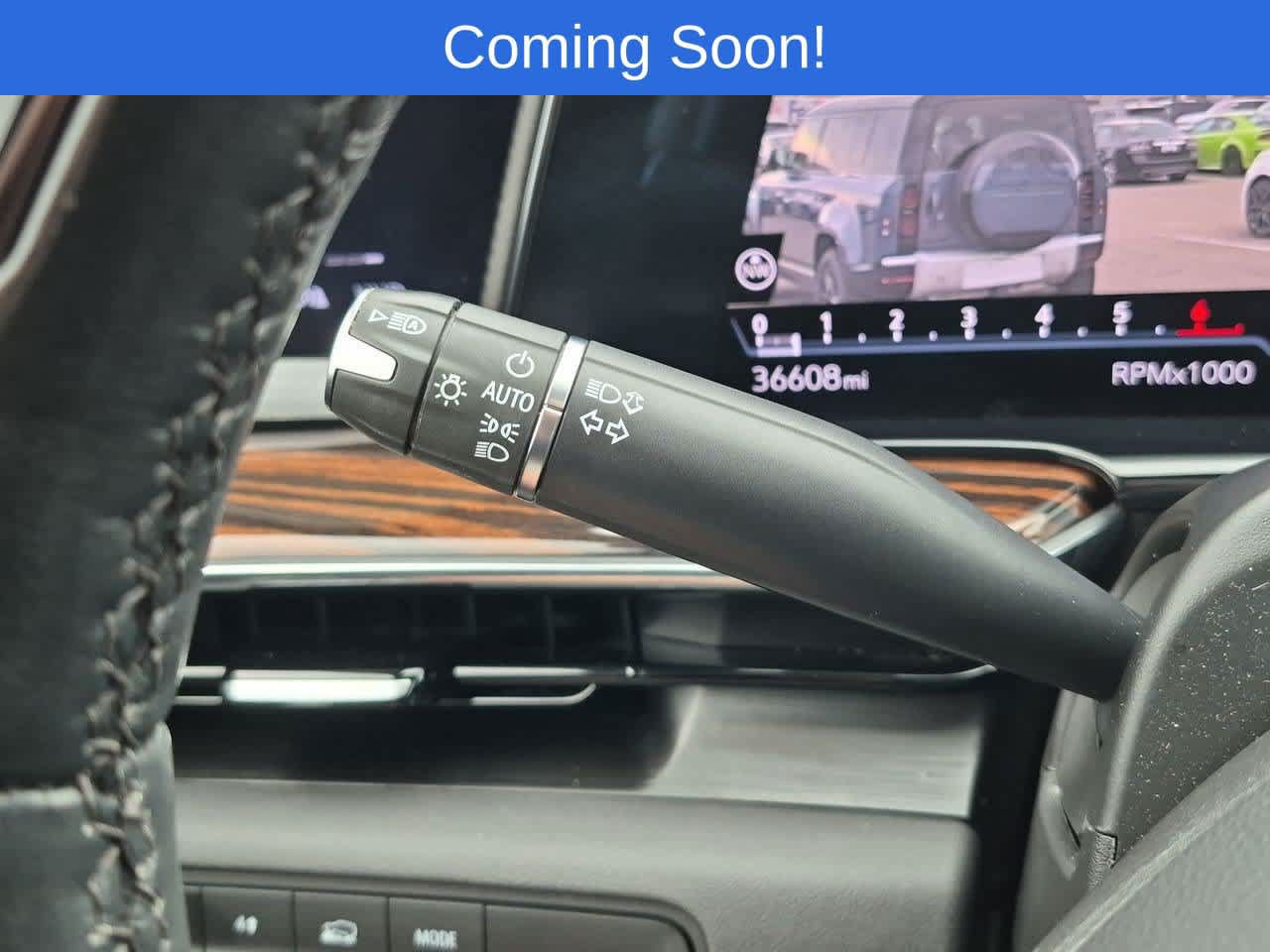 Used 2023 Cadillac Escalade Premium Luxury AWD/4WD image 30