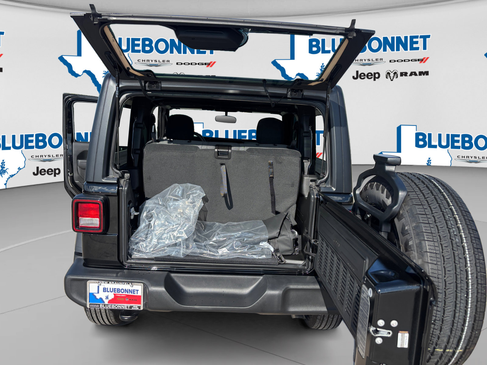 Used 2026 Jeep Wrangler Sport AWD/4WD image 22
