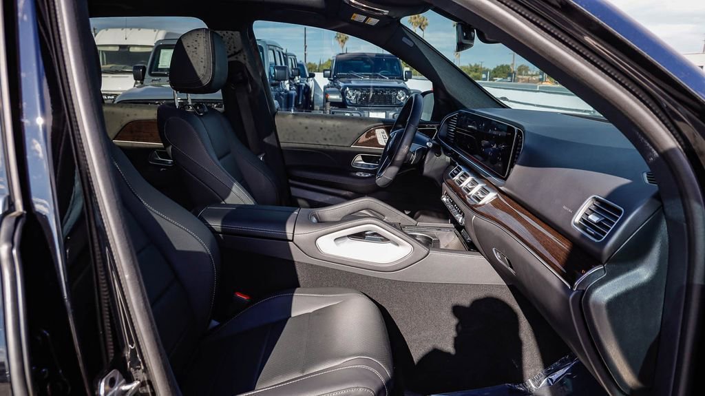 Used 2025 Mercedes-Benz GLE 450e 4MATIC image 18