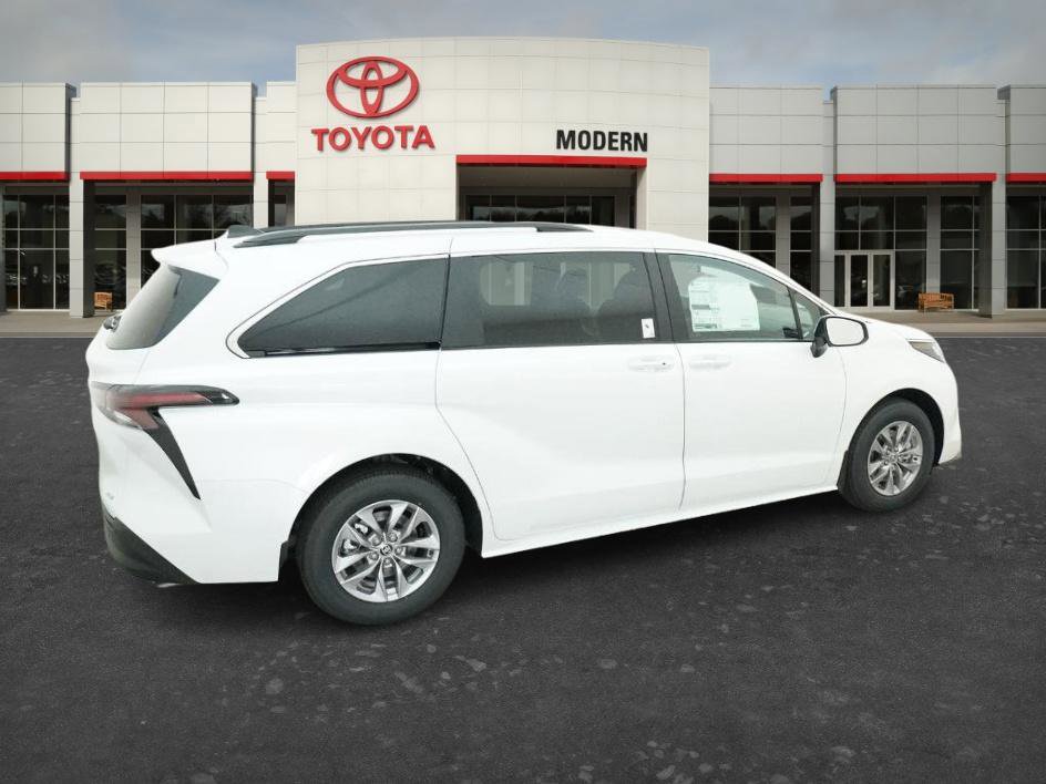New 2026 Toyota Sienna XLE FWD image 16