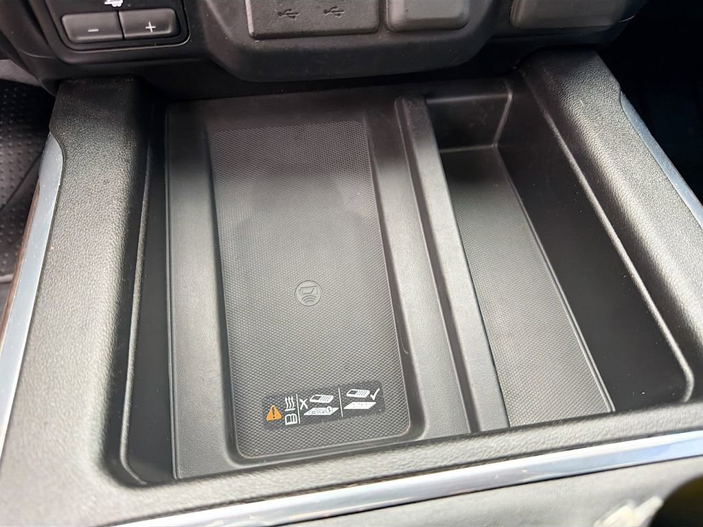 Used 2019 Chevrolet Silverado 1500 High Country w/ Technology Package AWD/4WD image 29