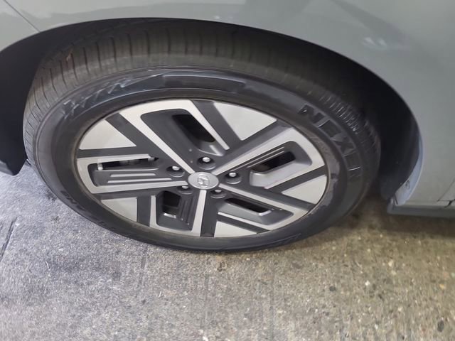 Used 2023 Hyundai Kona SEL FWD image 14