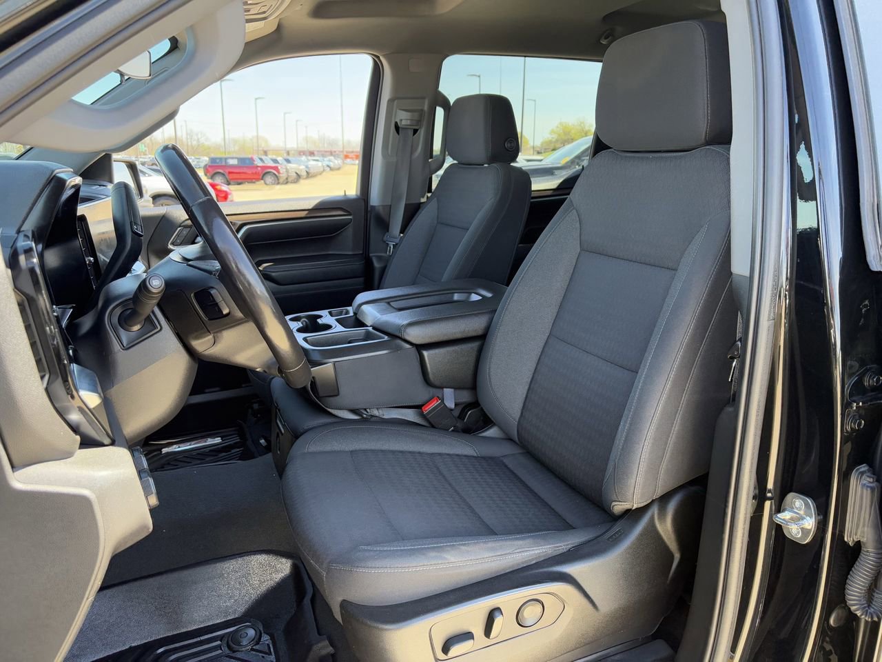 Used 2022 Chevrolet Silverado 1500 LT w/ Z71 Off-Road Package image 27