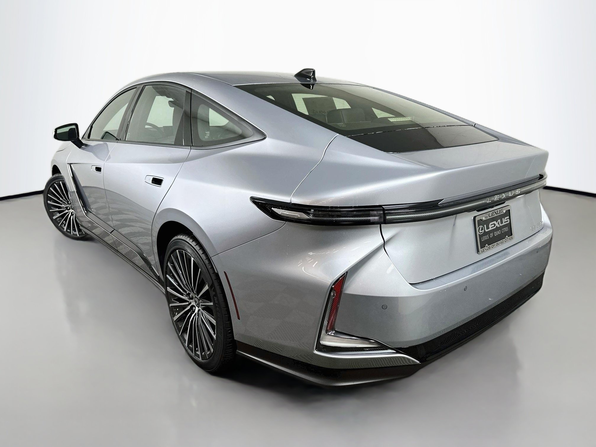 New 2026 Lexus ES 350e w/ Convenience Package FWD image 5